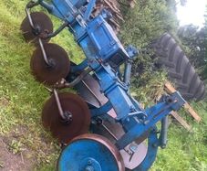 Fiskars 3 furrow plough