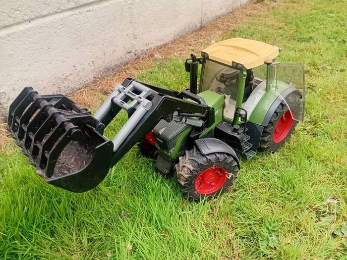 Bruder Fendt 930 Vario Tractor