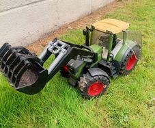 Bruder Fendt 930 Vario Tractor