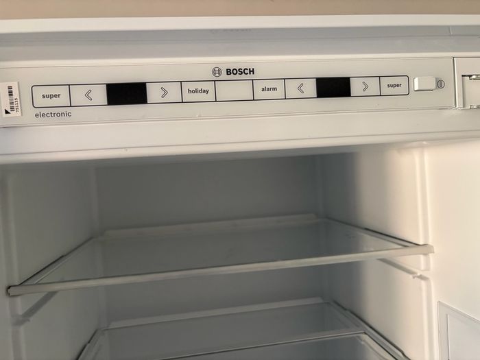 Bosh 6 Series Integrated Fridge/Freezer 60/40