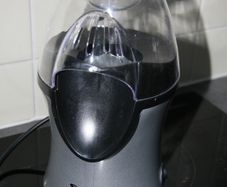 Popcorn maker