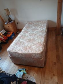 single bed with  mattress