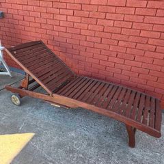 Teak sun lounger
