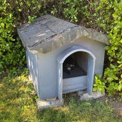 wooden dog kennel