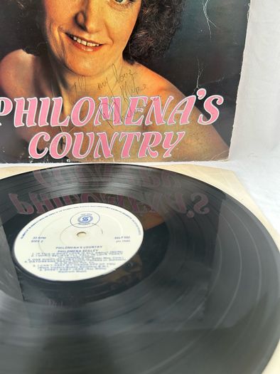 SIGNED Philomena Begley Philomenas Country LP 1980 Top Spin SSLP 502 Country