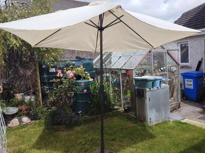 Garden parasol and base