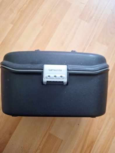 OFFER ACCEPTED .. Vanity Case from Samsonite .. Price Drop