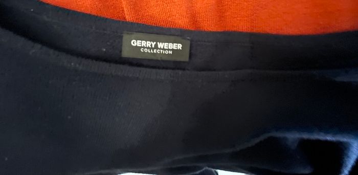 Gerry Weber Navy fine knit Cape