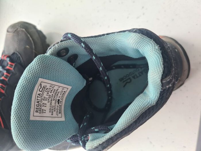 kids hiking boots size 12