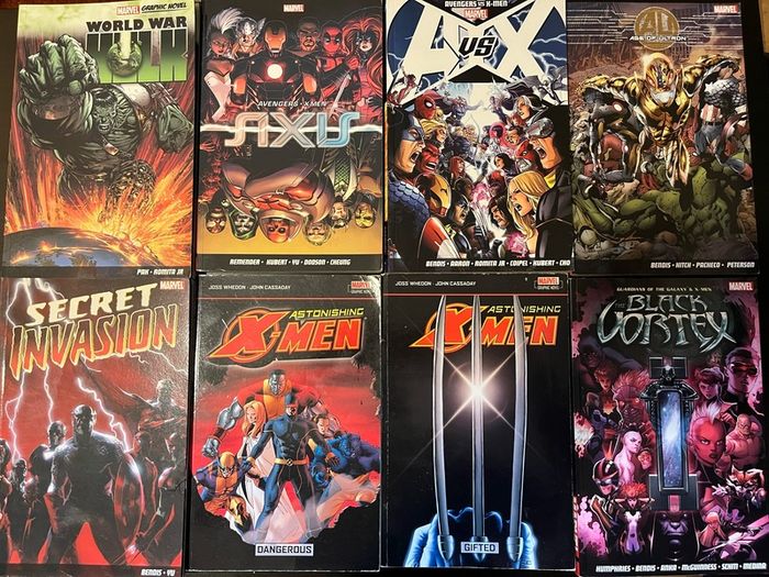 Assorted Marvel trade paperbacks