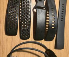 Fitbit charge 5 and 6 bundle - 2 straps and 1 charger
