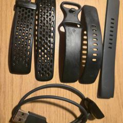 Fitbit charge 5 and 6 bundle - 2 straps and 1 charger