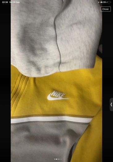 Nike Tech Fleece Zip Up Medium