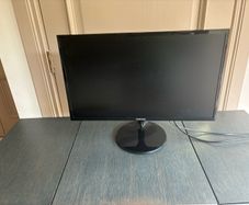 Samsung 24 inch monitor