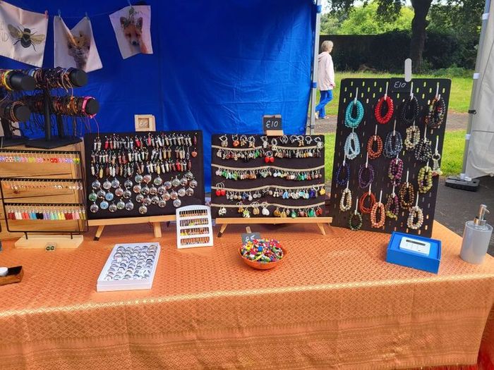 job lot of jewellery for markets, pendants