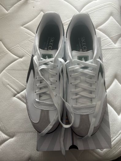 Sketchers Trainers