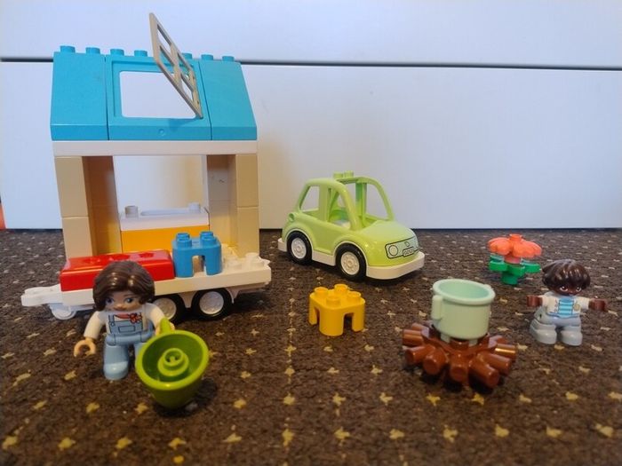 Lego Duplo Family House on Wheels 10986