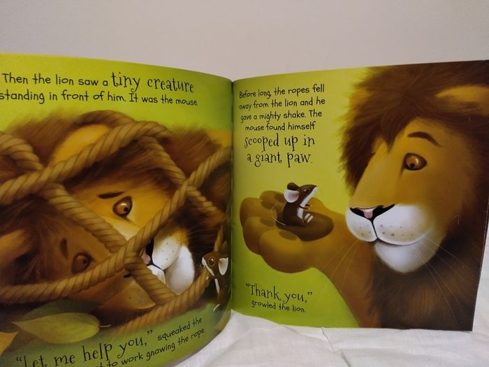 Aesop's Fables the Lion and the Mouse story book