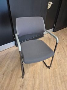 6 Steelcase  chairs Mint condition (like new)
