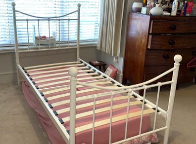 White Metal Single Bed Frame (without mattress)