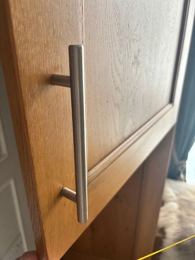 Cupboard door handles