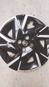 Nissan hub cap cover