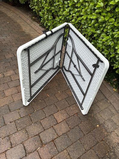 6ft Folding Table.