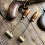A sundry lot of military collectables. Image 5
