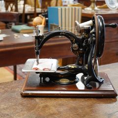Antique Willcox & Gibbs Hand-Crank Sewing Machine, c.1894