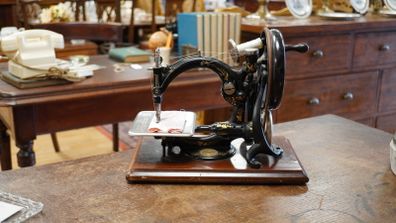 Antique Willcox & Gibbs Hand-Crank Sewing Machine, c.1894