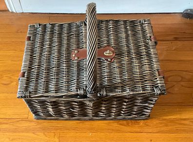 Wicker Picnic Basket for 4
