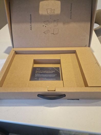 ASUS Vivobook 16