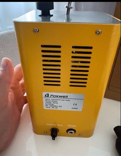 Foxwell Automotive Smoke Machine EVAP Smoke Leak Detector for Car Motorcycle Vacuum Tester Oil Fuel