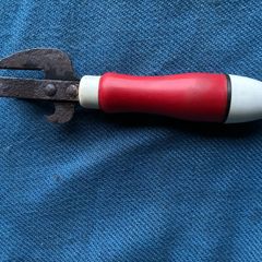 Retro tin opener