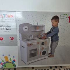 Brand new toy  kitchen (unopened/still in box)