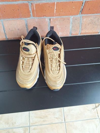 Women's trainers