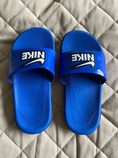Nike boys junior slides size 11.5