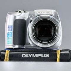 Olympus SP-510UZ, a 7.1-megapixel digital bridge camera