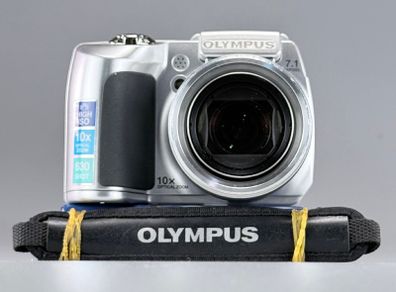 Olympus SP-510UZ, a 7.1-megapixel digital bridge camera