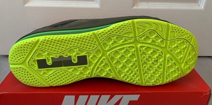 Nike Lebron 11 Low Dunkman Qs Uk 11 / Us 12 Deadstock