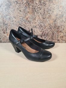 CLARKS heels court shoes black leather Size Uk 5.5 D Eu 39