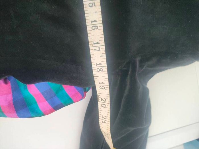 Betty Barclay vintage black velvet blazer