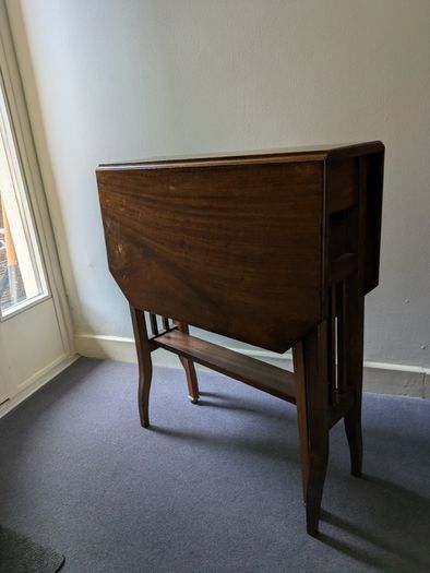 Small antique Sutherland Table
