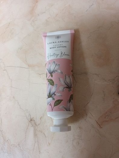 Hard Candy 5 Eyeshadow & Laura Ashley  Body Lotion.