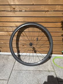 Shimano front wheel (quick release) RS010