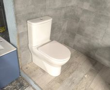 Freestanding bath suite