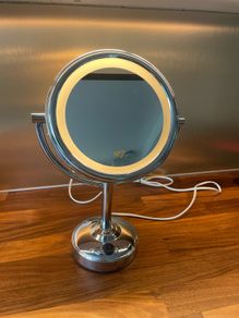 No.7 illuminated mirror