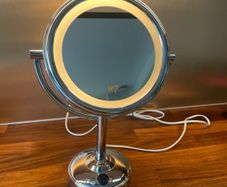 No.7 illuminated mirror
