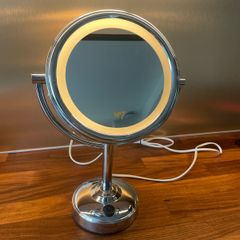No.7 illuminated mirror