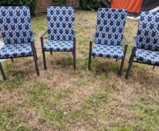 4 stackable garden chairs + cushions